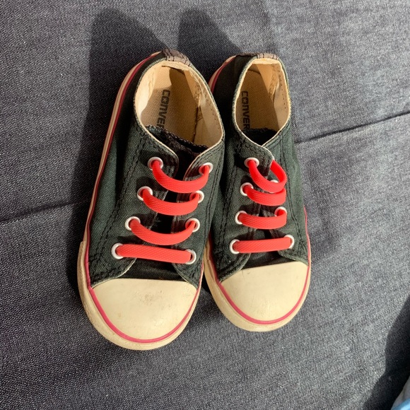 Sneakers - Picture 1 of 4